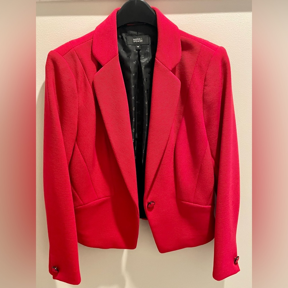 Gorgeous Vintage Rasberry Marks & Spencer short jacket - perfect shape!